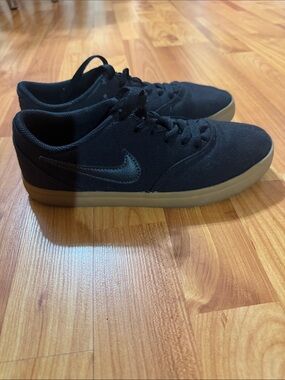 Nike Boys Black Canvas Sneakers with Gum Sole